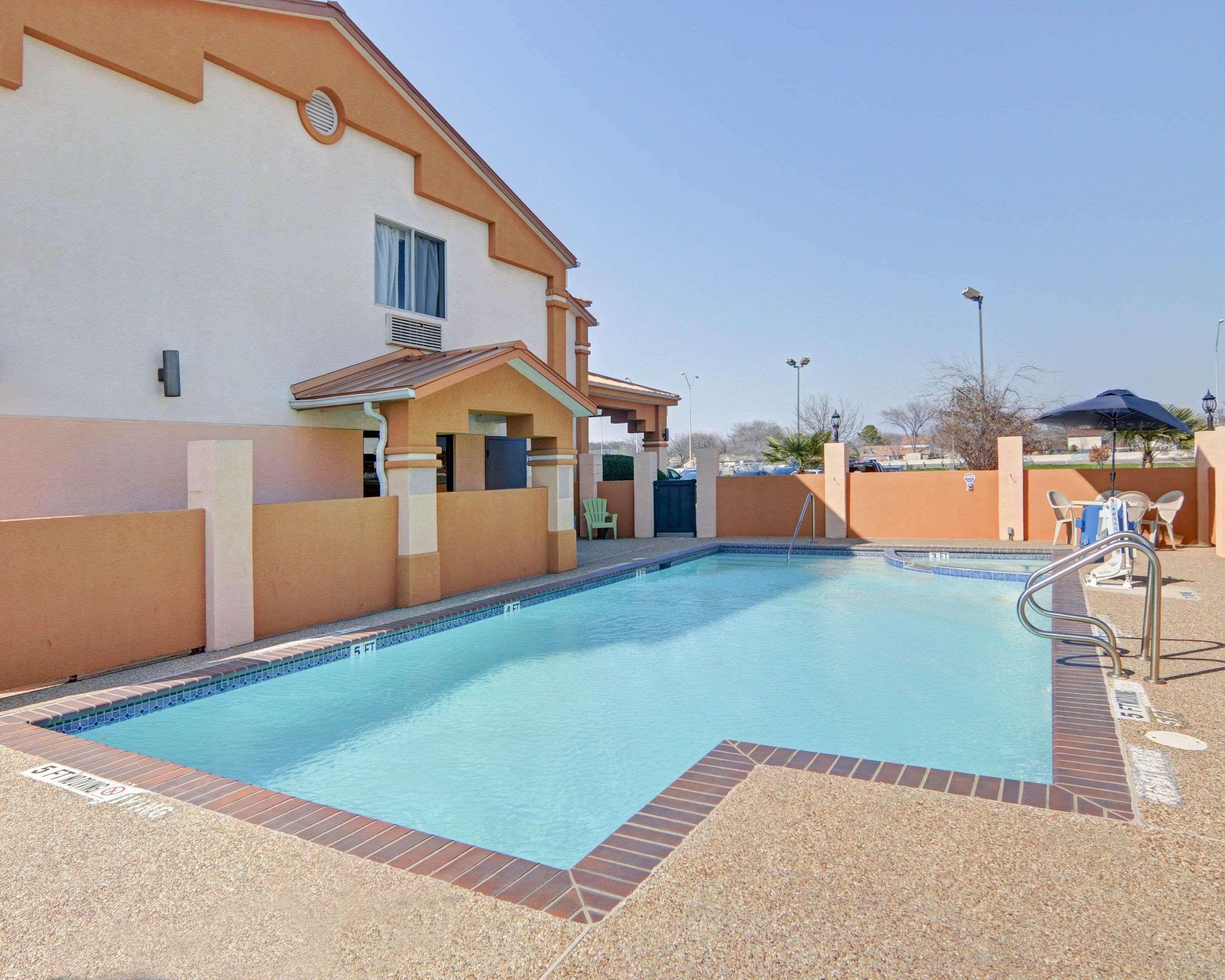 Quality Inn Forest Hill - Fort Worth South Exteriör bild